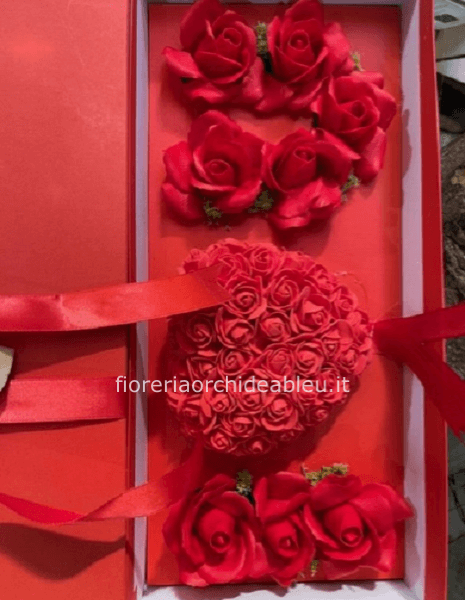 Scatola I LOVE YOU (rose di sapone) » Acquisto online di fiori e piante,  bouquet, a Pomezia, Ardea con invio e consegna a domicilio.